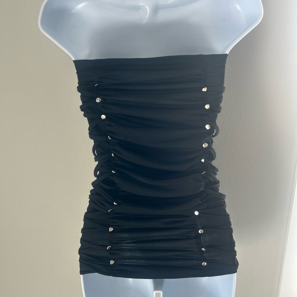 Strapless black top